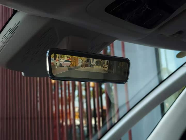 Фото 21 - Zeekr 009