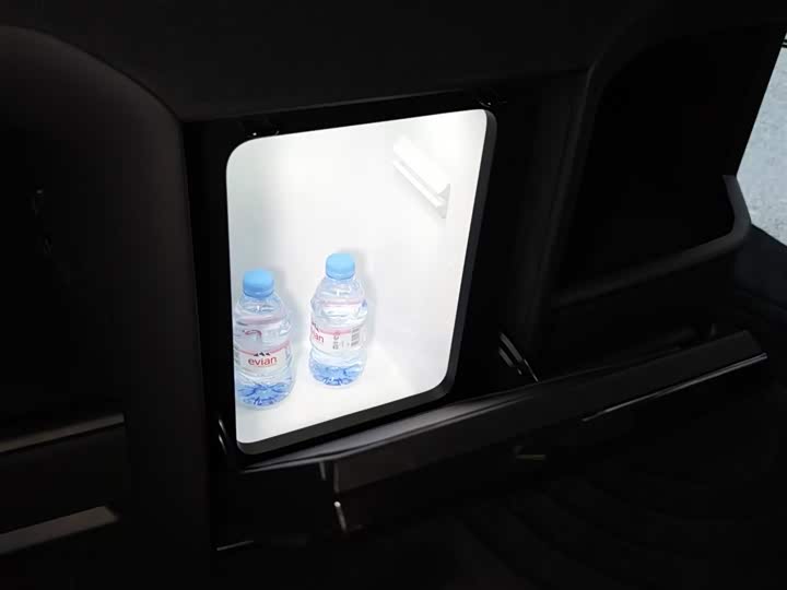 Фото 28 - Zeekr 009