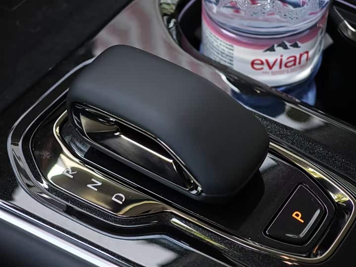 Фото 41 - Zeekr 009