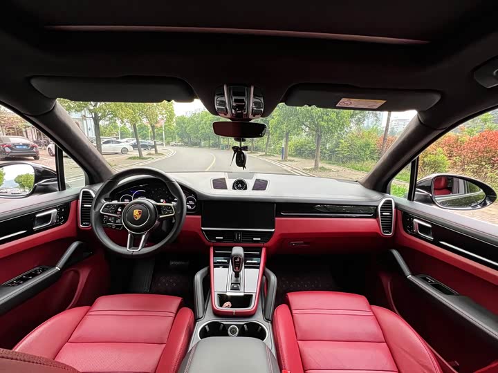 Фото 10 - Porsche Cayenne