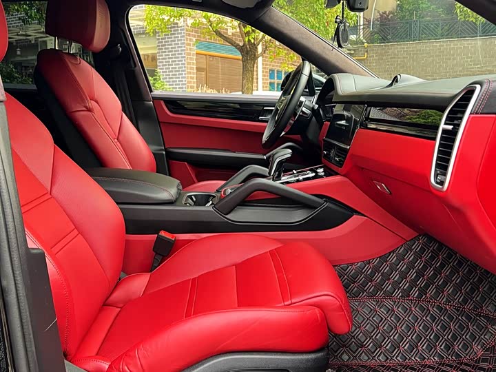 Фото 11 - Porsche Cayenne