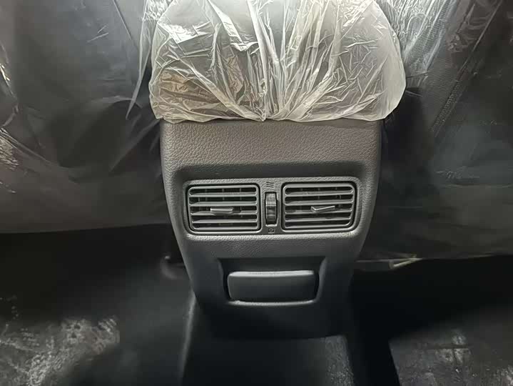 Фото 14 - Nissan Sylphy