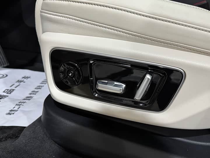 Фото 13 - LiXiang L7