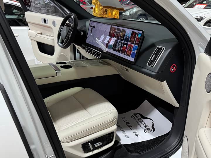 Фото 17 - LiXiang L7