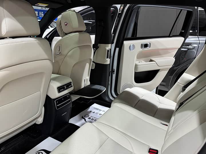 Фото 19 - LiXiang L7