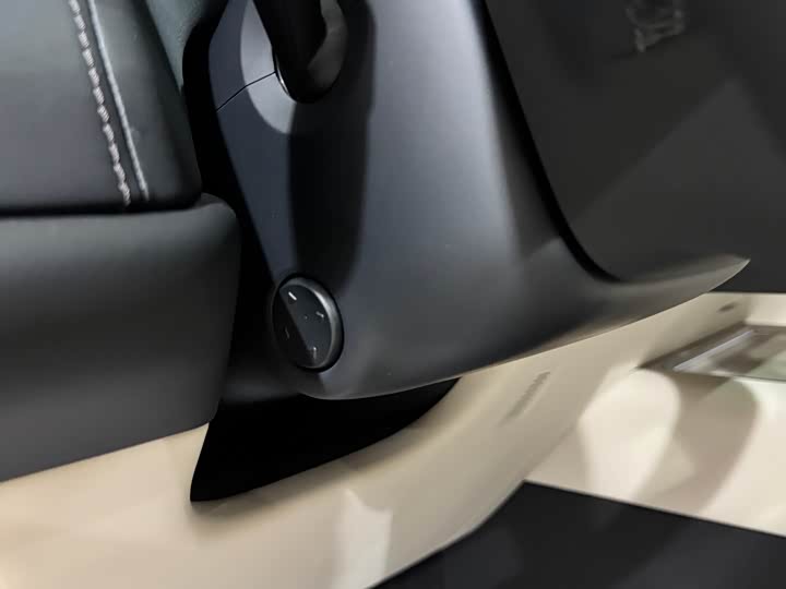 Фото 24 - LiXiang L7