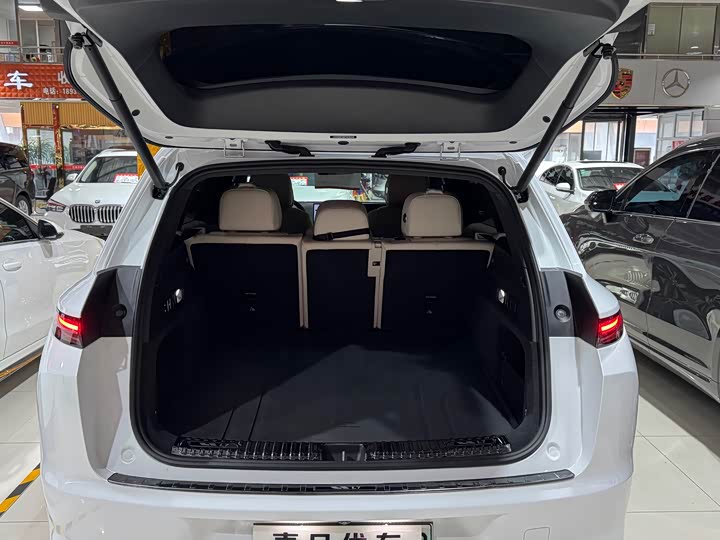 Фото 8 - LiXiang L7