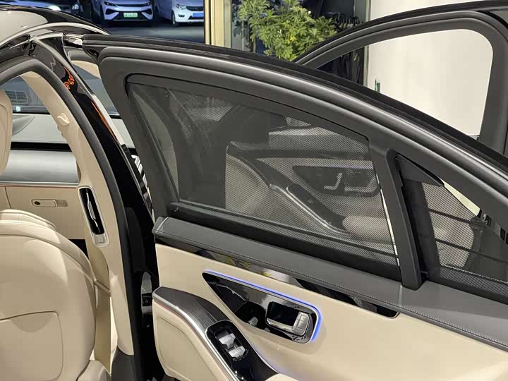 Фото 11 - Mercedes-Benz S-Class