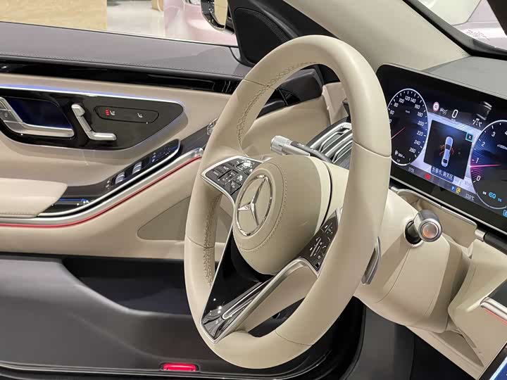 Фото 15 - Mercedes-Benz S-Class