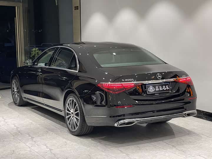 Фото 16 - Mercedes-Benz S-Class