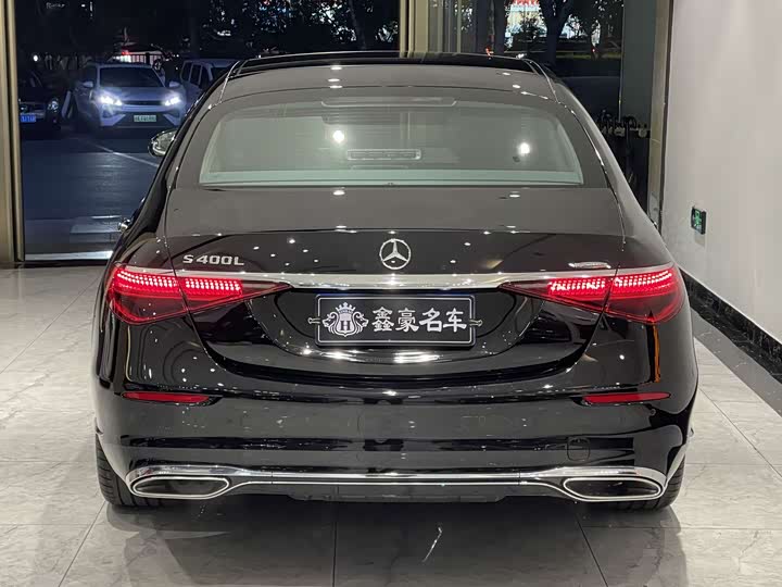 Фото 17 - Mercedes-Benz S-Class