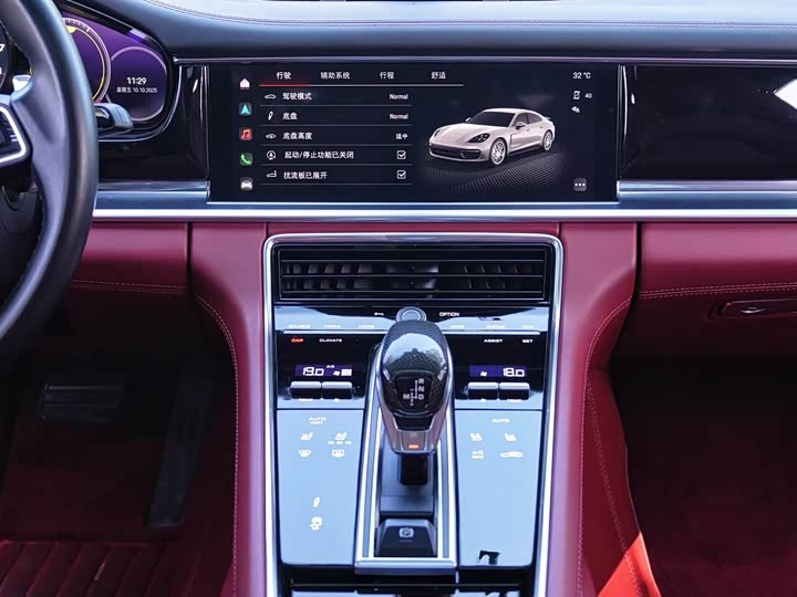 Фото 14 - Porsche Panamera