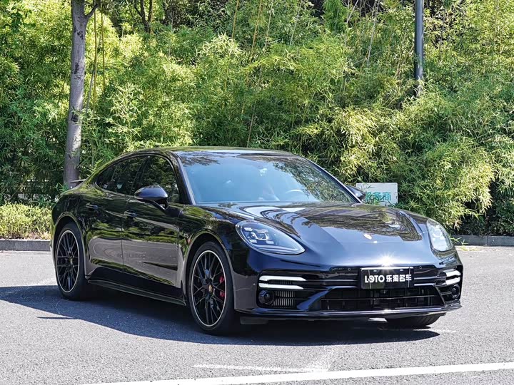 Фото 4 - Porsche Panamera