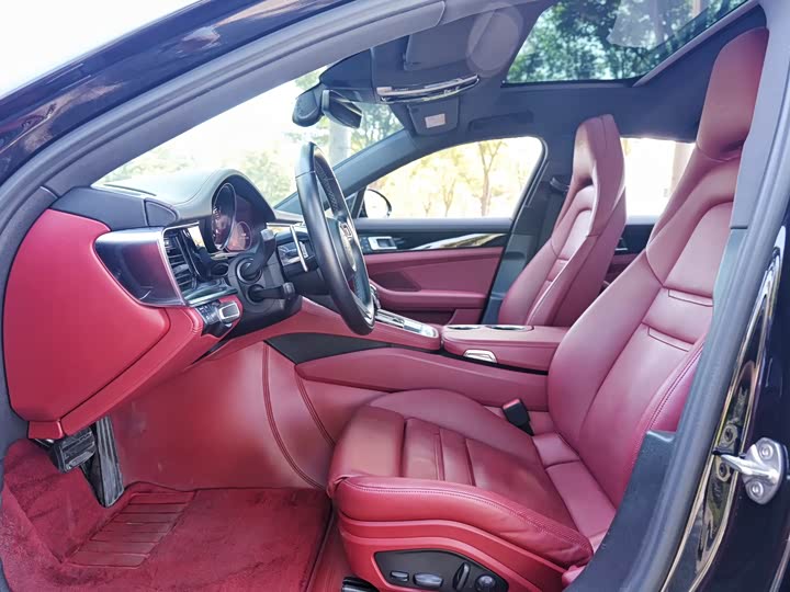 Фото 8 - Porsche Panamera