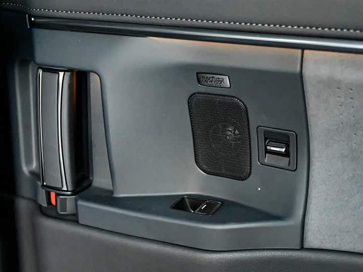 Фото 30 - Lexus LM