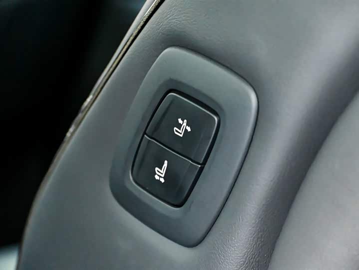 Фото 31 - Lexus LM