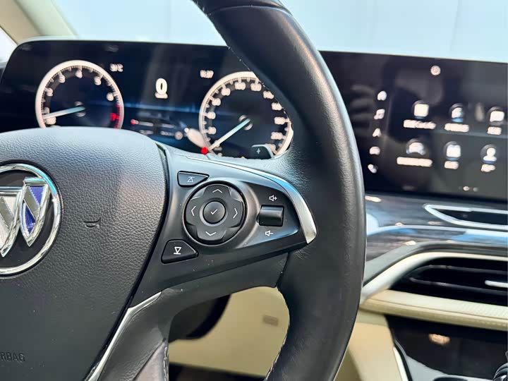 Фото 18 - Buick GL8 ES