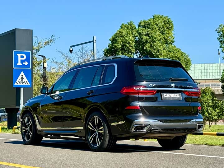 Фото 10 - BMW X7