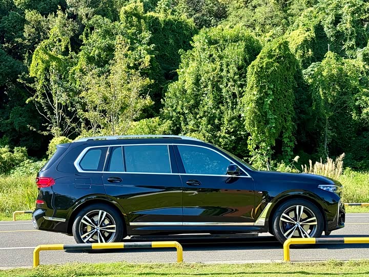 Фото 12 - BMW X7