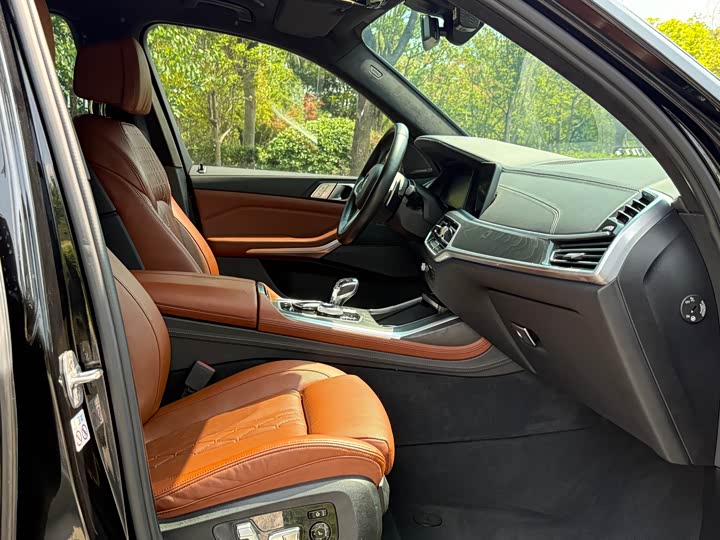 Фото 20 - BMW X7