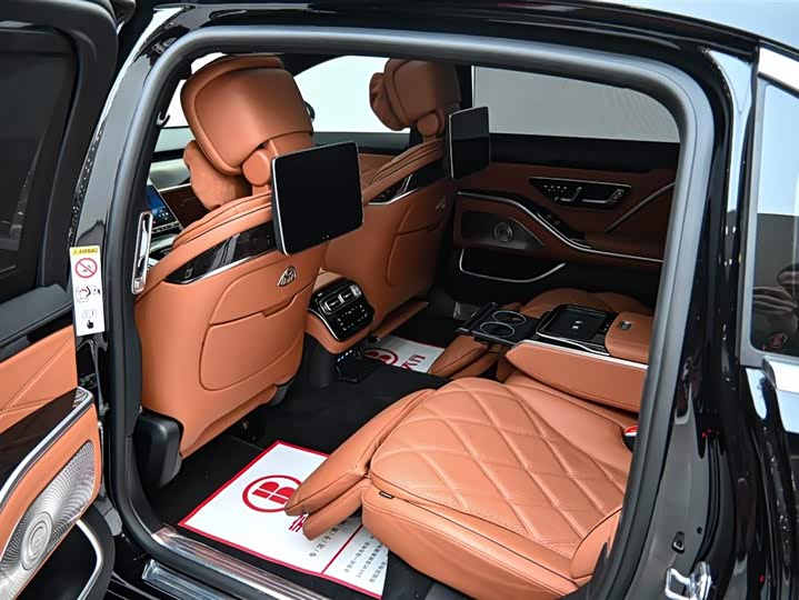 Фото 10 - Mercedes-Benz Maybach S-Class