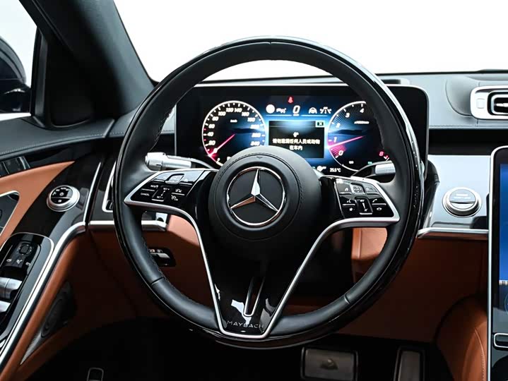 Фото 15 - Mercedes-Benz Maybach S-Class