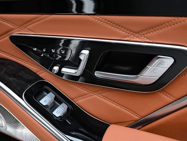 Фото 20 - Mercedes-Benz Maybach S-Class