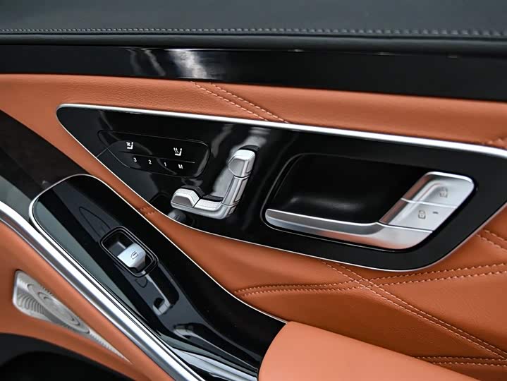 Фото 22 - Mercedes-Benz Maybach S-Class