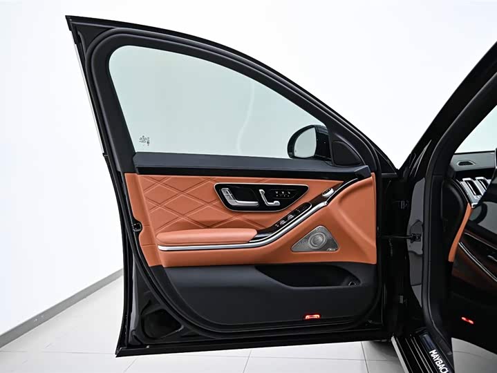 Фото 24 - Mercedes-Benz Maybach S-Class