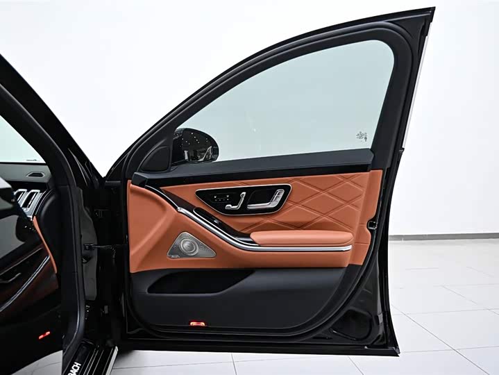 Фото 25 - Mercedes-Benz Maybach S-Class