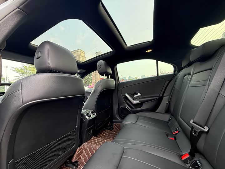 Фото 10 - Mercedes-Benz A-Class