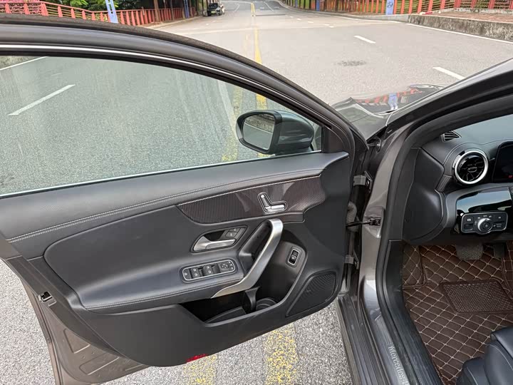 Фото 4 - Mercedes-Benz A-Class