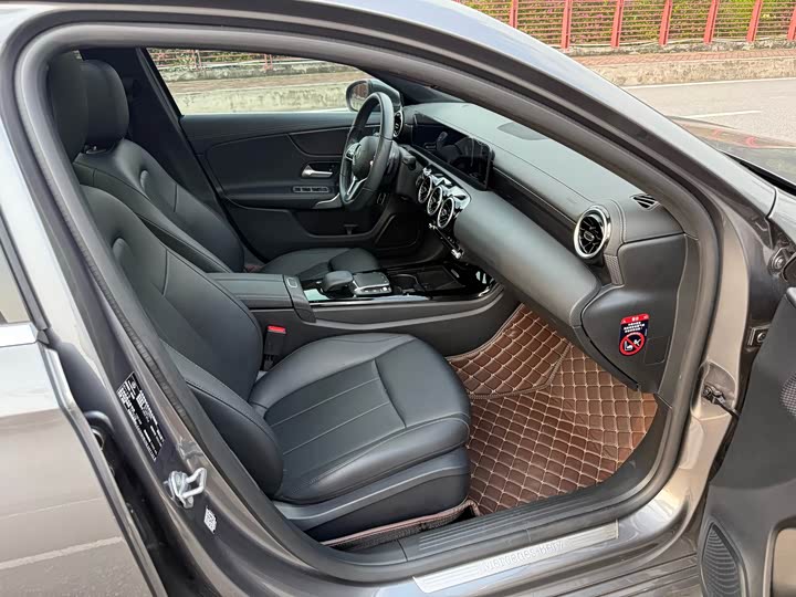 Фото 8 - Mercedes-Benz A-Class