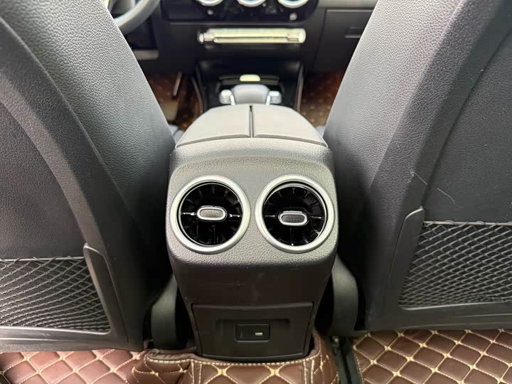 Фото 9 - Mercedes-Benz A-Class