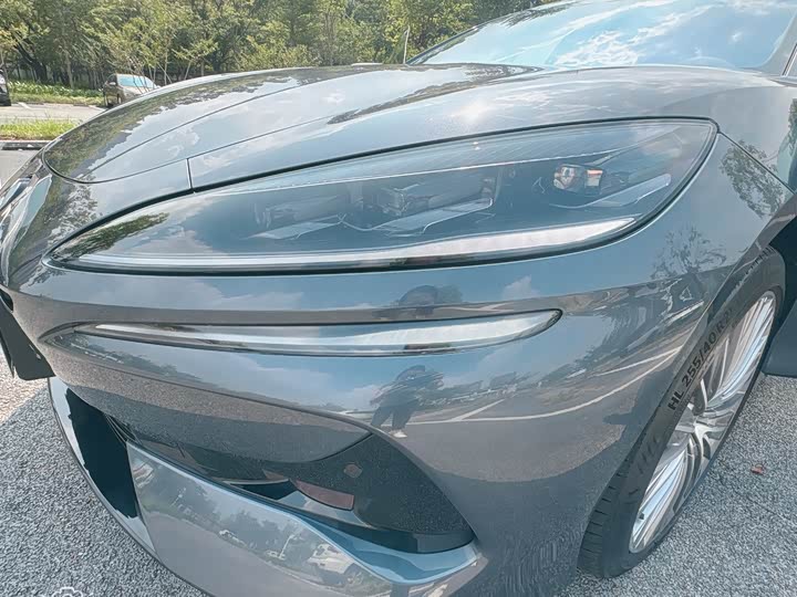 Фото 17 - Denza Z9