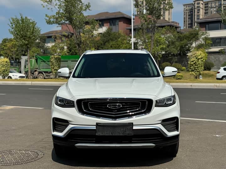 Фото 2 - Geely Atlas