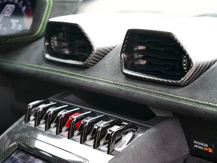 Фото 15 - Lamborghini Huracán