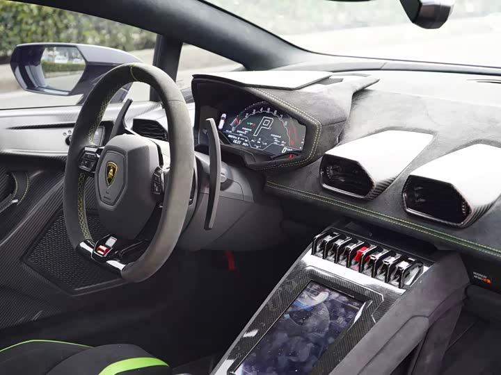 Фото 16 - Lamborghini Huracán