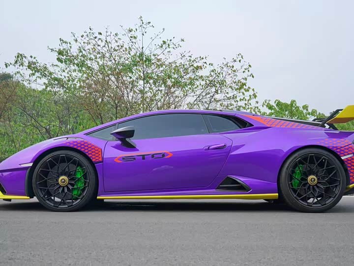 Фото 3 - Lamborghini Huracán