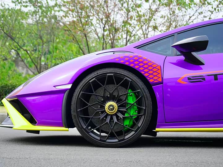 Фото 6 - Lamborghini Huracán