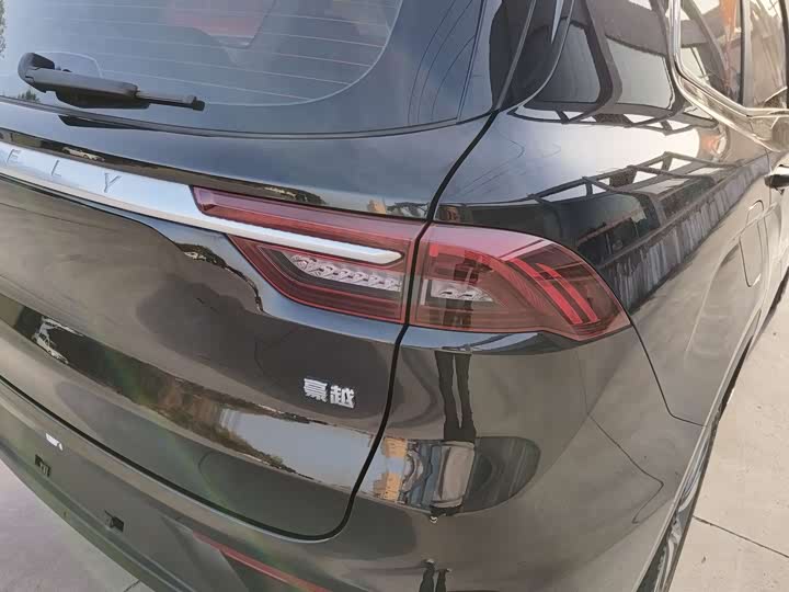 Фото 15 - Geely Okavango