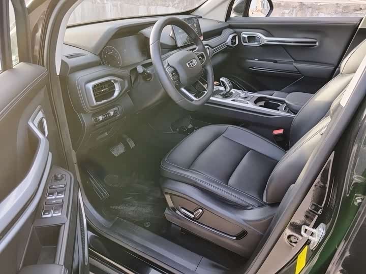 Фото 7 - Geely Okavango