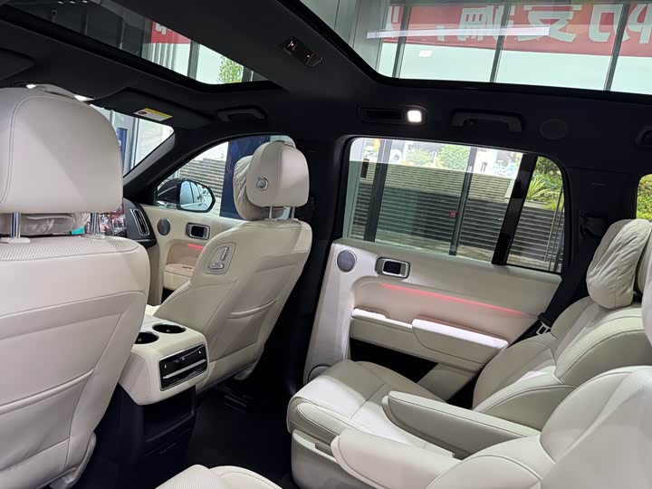 Фото 11 - LiXiang L8