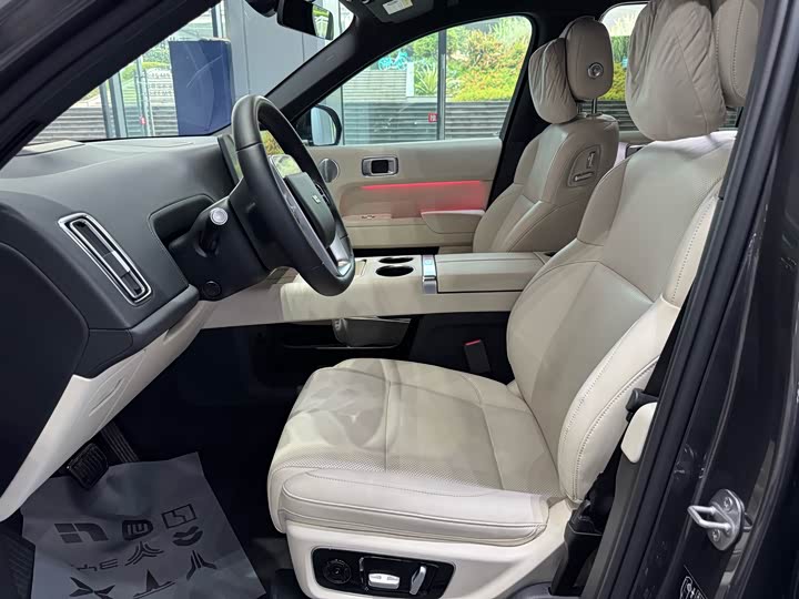 Фото 8 - LiXiang L8