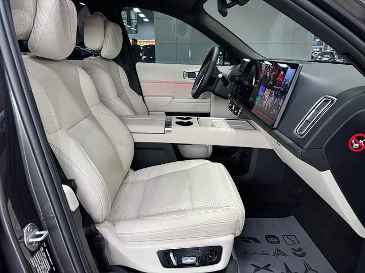 Фото 9 - LiXiang L8