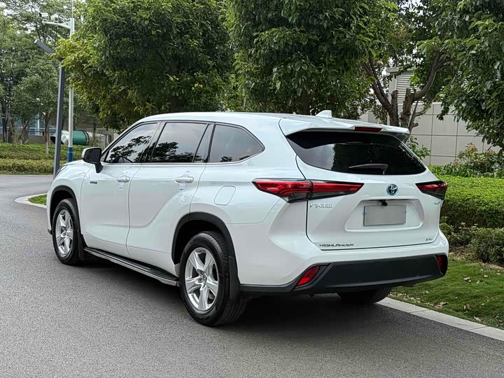 Фото 4 - Toyota Highlander