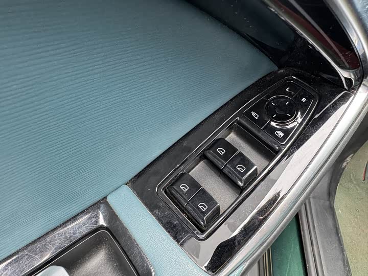 Фото 7 - MG Motor 7