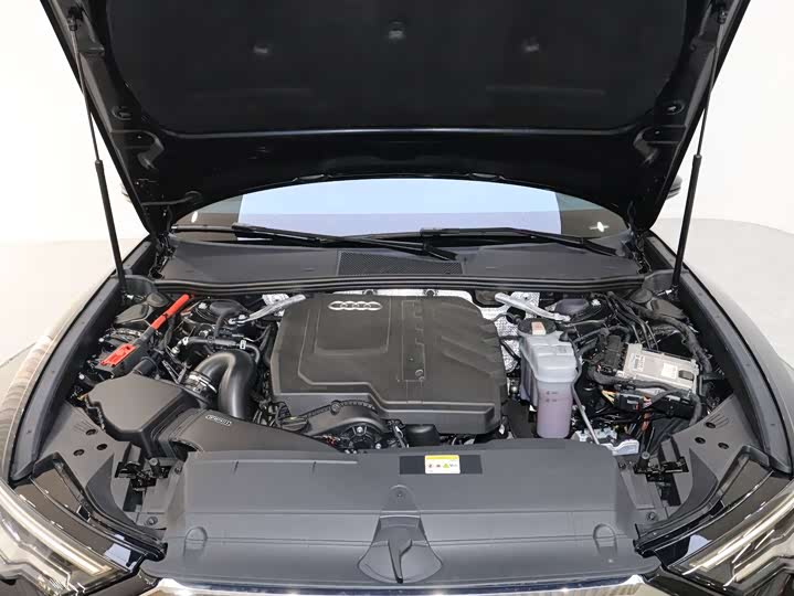 Фото 10 - Audi A6L