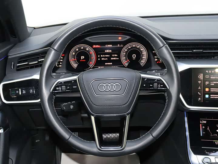 Фото 17 - Audi A6L