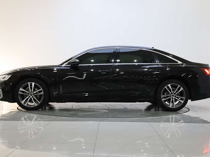 Фото 5 - Audi A6L